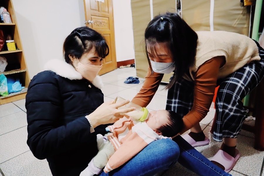 SPA shelter  Vietnamese migrant worker mother baby